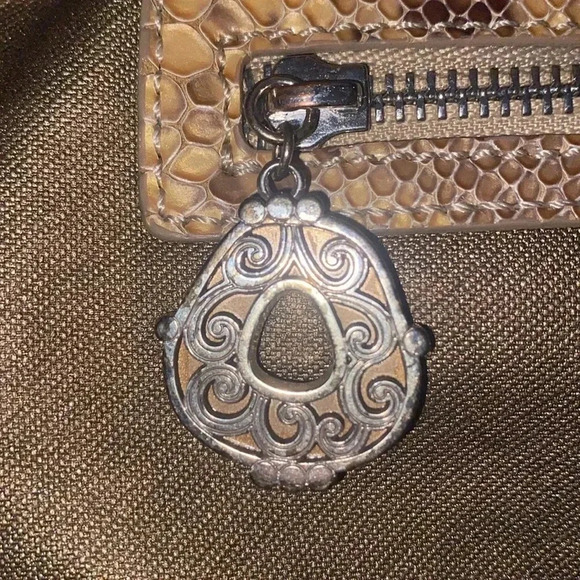 Brighton Shoulder Handbag Purse- U125323 EUC - Picture 8 of 9